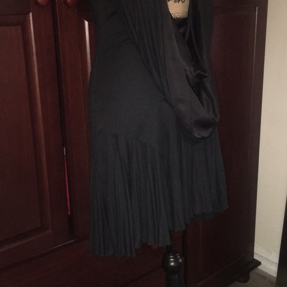 Dress - Picture 6 of 6